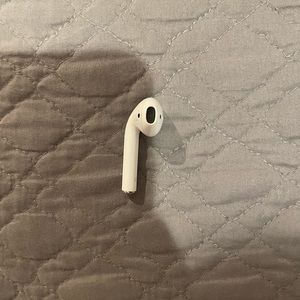 Right Apple AirPod Second generation.